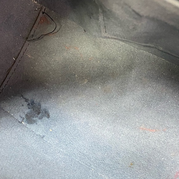 Vintage Louis Vuitton Jasmine Black Epi Leather - Picture 14 of 16